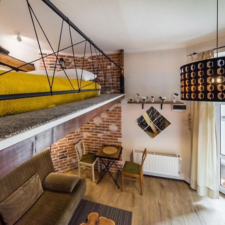 Studio Z Ogrodem Przy Starej Zajezdni Cracóvia Exterior foto