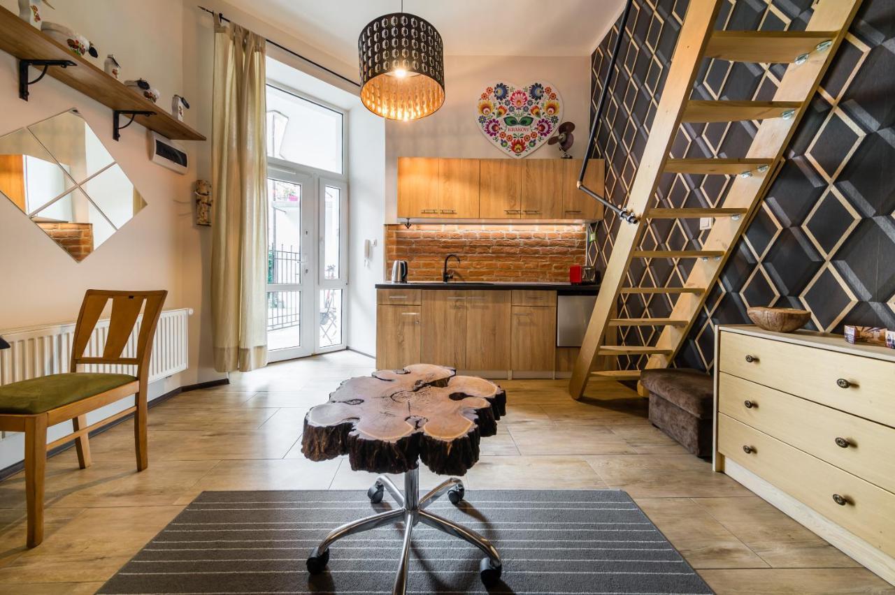 Studio Z Ogrodem Przy Starej Zajezdni Cracóvia Exterior foto