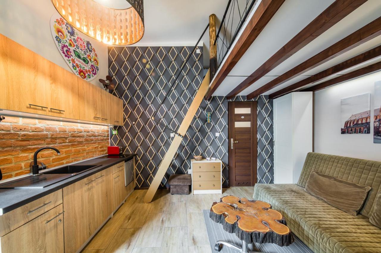Studio Z Ogrodem Przy Starej Zajezdni Cracóvia Exterior foto