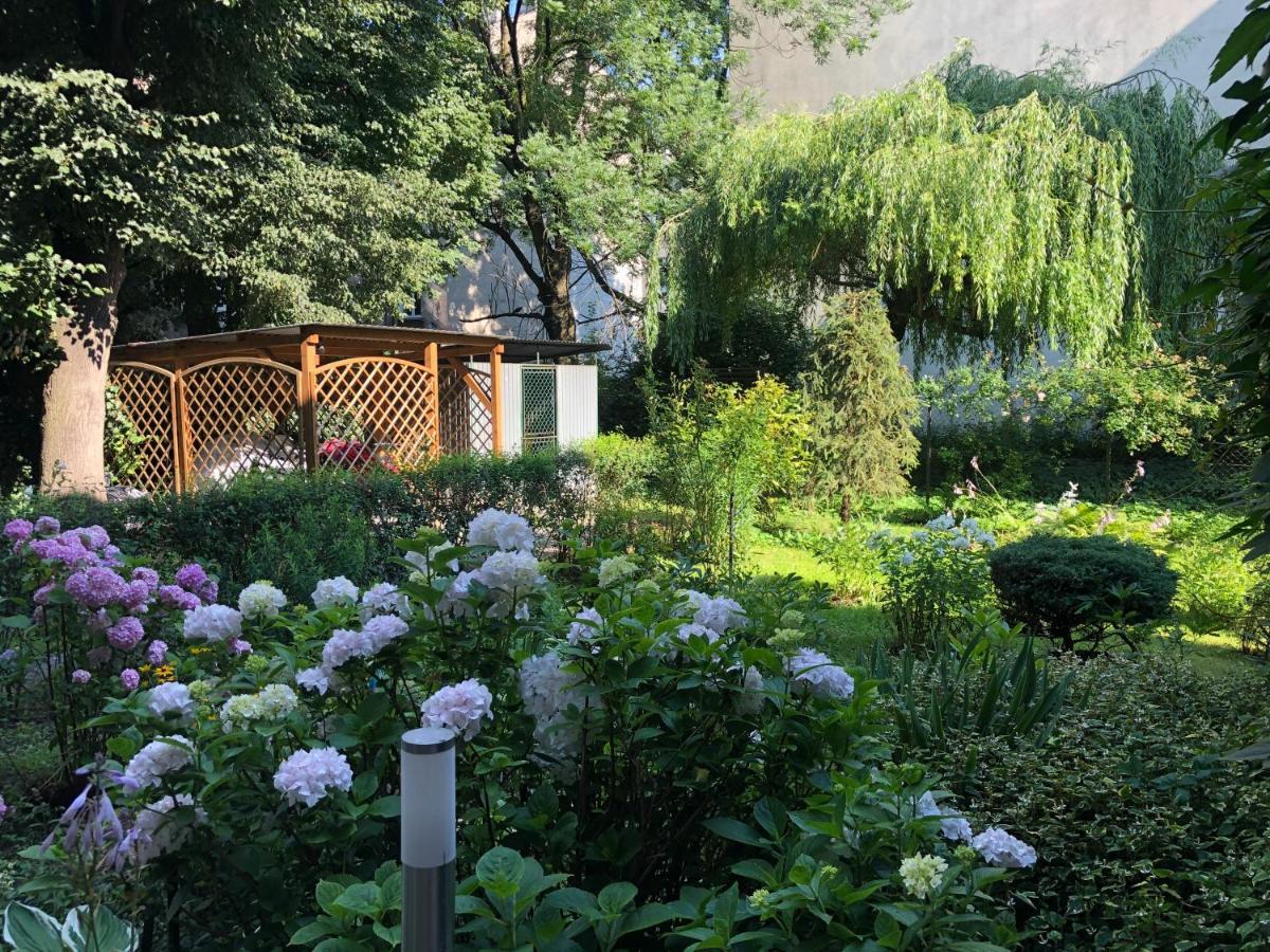 Studio Z Ogrodem Przy Starej Zajezdni Cracóvia Exterior foto